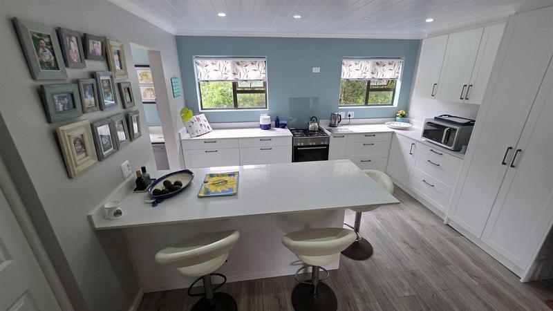 3 Bedroom Property for Sale in Dwarswegstrand Western Cape